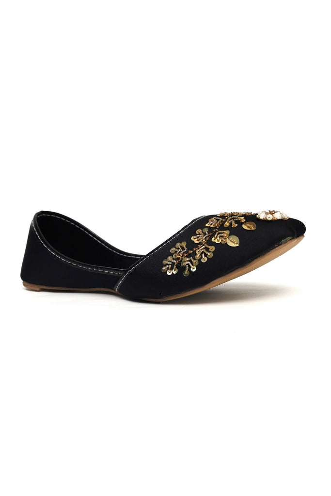 Midnight Bloom Kasuri Jutti