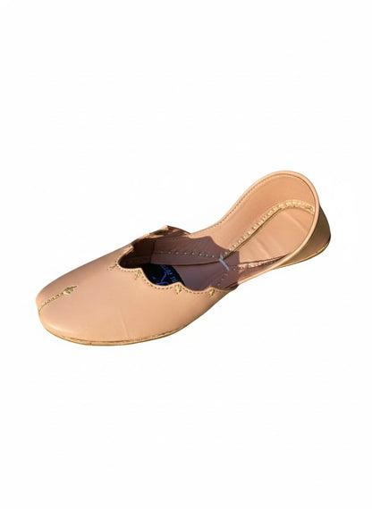 Top view of single beige Kasuri jutti