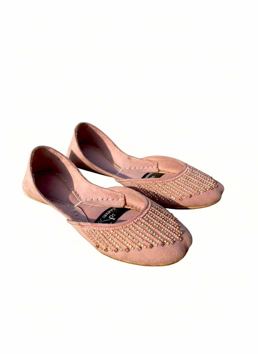 Pair of pink Kasuri jutti with beautiful bead work front view